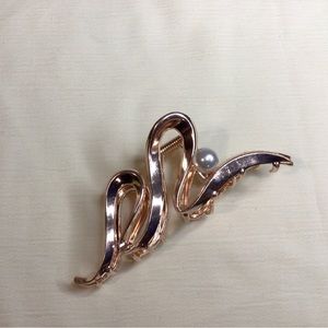 Rose Gold Metal Pearl Hair Claw Clip